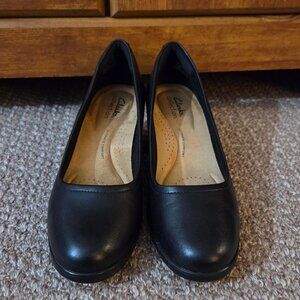Clarks Emily 2 Ruby Black Pumps | Size 7.5M